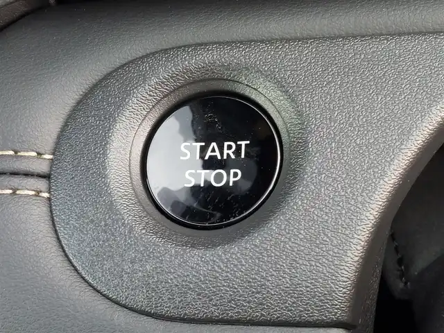 日産 セレナ e－パワー ハイウェイスター V 東京都 2025(令7)年 0.1千km プリズムホワイト 登録済未使用車/純正12.3インチカラーディスプレイ/アラウンドビューモニター/プロパイロット/インテリジェントルームミラー/前後ドライブレコーダー/11インチ後席専用モニター/両側電動スライドドア/ビルトインETC2.0/衝突軽減ブレーキ/レーンキープアシスト/ブラインドスポットモニター/オートマチックハイビーム/コーナーセンサー/置くだけワイヤレス充電器/後席サンシェード/LEDヘッドライト/スマートキー