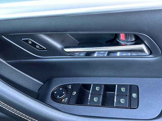 マツダ ＣＸ－６０ XD エクスクルーシブモード 鳥取県 2023(令5)年 1.7万km ロジウムホワイトプレミアムメタリック ワンオーナー/mi-DRIVE-AWD/スマートキーx2個/BOSEサウンドシステム/ダブルサンルーフ/ナッパレザーシート/ヘッドアップディスプレイ/全方位カメラ/フルディスプレイメーター/前後ドライブレコーダー/プリクラッシュセーフティ/ブラインドスポット/レーンデパーチャー/アダクティブクルーズ/オートハイビーム/インテリジェントソナー/パワーテールゲート/マツダコネクトナビ/フルセグ・Bluetooth/前席パワーシート（D席メモリ）/前席エアーシート/全席シートヒーター/ハンドルヒーター/テレスコピックステアリング/LEDヘッドライト/オートワイパー/オートリトラクトミラー/ETCユニット/スタットレスAW4本積込/保証書・取説