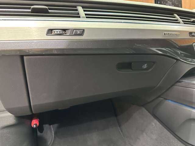 アウディ Ｑ７ 55TFSIクワトロアダプティブエアサスペンション 千葉県 2018(平30)年 4.3万km ディープブラックパールエフェクト ７シーターＰＫＧ　/パノラマＳＲ　/マトリクスＬＥＤ　/黒革シート　/ＡＣＣ　/ナビ　/３６０°　/Ｂｌｕｅｔｏｏｔｈ接続　/電動シート　/シートＨ　/純正２１インチＡＷ　/バーチャルコックピット