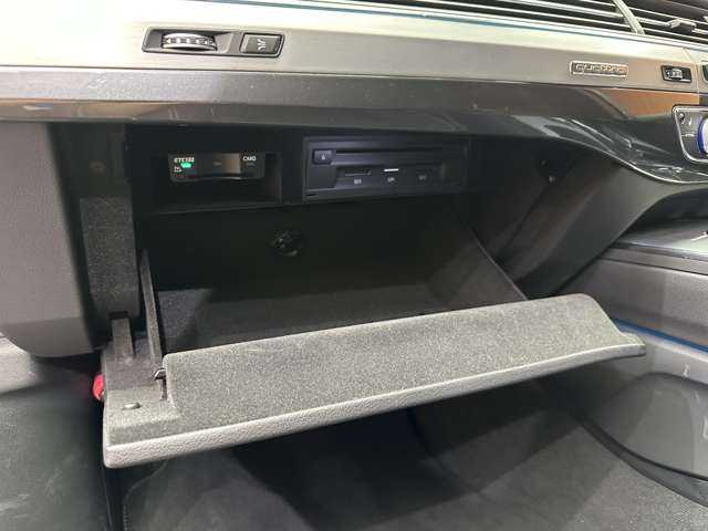 アウディ Ｑ７ 55TFSIクワトロアダプティブエアサスペンション 千葉県 2018(平30)年 4.3万km ディープブラックパールエフェクト ７シーターＰＫＧ　/パノラマＳＲ　/マトリクスＬＥＤ　/黒革シート　/ＡＣＣ　/ナビ　/３６０°　/Ｂｌｕｅｔｏｏｔｈ接続　/電動シート　/シートＨ　/純正２１インチＡＷ　/バーチャルコックピット