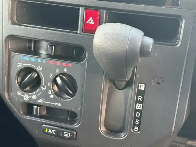 トヨタ ルーミー X 愛知県 2021(令3)年 2.8万km ブラックマイカメタリック /禁煙車//純正メモリナビ//地デジ/CD/SD/BT//FM/AM//前後ドライブレコーダー//バックカメラ//ETC//パワースライドドア//スマートアシスト//車線逸脱警報//衝突警報//衝突回避支援ブレーキ//ブレーキ抑制付誤発進抑制機能//先行車発進お知らせ//オートライト//オートハイビーム//オートリトラミラー//リアサンシェード//横滑り防止//PWRモード//アイドリングストップ//ISOFIX//スマートキー//プッシュスタート//純正フロアマット//純正ドアバイザー//保証書//取扱説明書//ナビ取扱説明書//ディーラー記録簿R3-R6//スペアキー