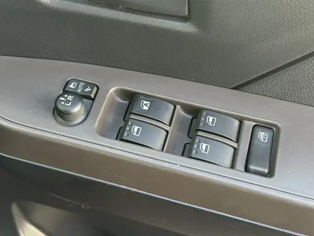 トヨタ ルーミー X 愛知県 2021(令3)年 2.8万km ブラックマイカメタリック /禁煙車//純正メモリナビ//地デジ/CD/SD/BT//FM/AM//前後ドライブレコーダー//バックカメラ//ETC//パワースライドドア//スマートアシスト//車線逸脱警報//衝突警報//衝突回避支援ブレーキ//ブレーキ抑制付誤発進抑制機能//先行車発進お知らせ//オートライト//オートハイビーム//オートリトラミラー//リアサンシェード//横滑り防止//PWRモード//アイドリングストップ//ISOFIX//スマートキー//プッシュスタート//純正フロアマット//純正ドアバイザー//保証書//取扱説明書//ナビ取扱説明書//ディーラー記録簿R3-R6//スペアキー