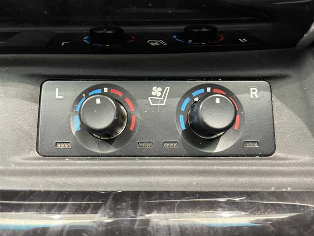 トヨタ アルファード S Cパッケージ 鹿児島県 2019(令1)年 1.9万km ホワイトパールクリスタルシャイン 禁煙車　/ツインムーンルーフ　/純正フリップダウンモニター　/純正９インチナビ　/トヨタセーフティセンス/前後コーナーセンサー/バックカメラ　/全席パワーシート　/両側パワースライドドア/前席シートヒーター/前席シートベンチレーション/ウッド調コンビハンドル　/LEDヘッドライト/ETC/純正アルミホイール/オートライト/オートマチックハイビーム