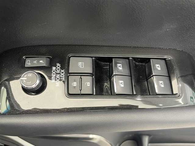 トヨタ アルファード S Cパッケージ 鹿児島県 2019(令1)年 1.9万km ホワイトパールクリスタルシャイン 禁煙車　/ツインムーンルーフ　/純正フリップダウンモニター　/純正９インチナビ　/トヨタセーフティセンス/前後コーナーセンサー/バックカメラ　/全席パワーシート　/両側パワースライドドア/前席シートヒーター/前席シートベンチレーション/ウッド調コンビハンドル　/LEDヘッドライト/ETC/純正アルミホイール/オートライト/オートマチックハイビーム