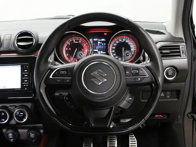 スズキ スイフト スポーツ 三重県 2023(令5)年 2.9万km スーパーブラックパール ワンオーナー /セーフティサポート /アイドリングストップ/ストラーダSDナビ・地デジTV/・DVD/CD/・Bluetooth/全方位ミニター用カメラパッケージ/バックソナー/アダプティブクルーズコントロール/ブラインドスポットモニター/シートヒーター/ビルトインETC/純正17インチアルミホイール/純正エアロ/LEDヘッドランプ/・オートライト/ハイビームアシスト/フロントフォグランプ/プッシュエンジンスタート/スマートキー×2/新車時保証書/取扱説明書