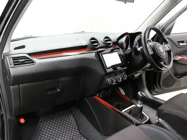 スズキ スイフト スポーツ 三重県 2023(令5)年 2.9万km スーパーブラックパール ワンオーナー /セーフティサポート /アイドリングストップ/ストラーダSDナビ・地デジTV/・DVD/CD/・Bluetooth/全方位ミニター用カメラパッケージ/バックソナー/アダプティブクルーズコントロール/ブラインドスポットモニター/シートヒーター/ビルトインETC/純正17インチアルミホイール/純正エアロ/LEDヘッドランプ/・オートライト/ハイビームアシスト/フロントフォグランプ/プッシュエンジンスタート/スマートキー×2/新車時保証書/取扱説明書