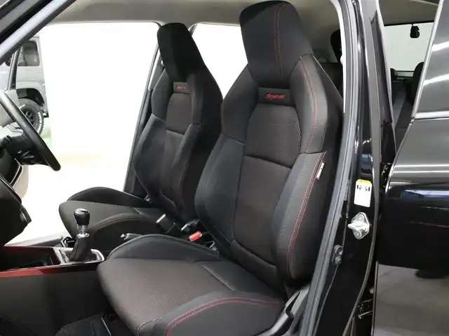 スズキ スイフト スポーツ 三重県 2023(令5)年 2.9万km スーパーブラックパール ワンオーナー /セーフティサポート /アイドリングストップ/ストラーダSDナビ・地デジTV/・DVD/CD/・Bluetooth/全方位ミニター用カメラパッケージ/バックソナー/アダプティブクルーズコントロール/ブラインドスポットモニター/シートヒーター/ビルトインETC/純正17インチアルミホイール/純正エアロ/LEDヘッドランプ/・オートライト/ハイビームアシスト/フロントフォグランプ/プッシュエンジンスタート/スマートキー×2/新車時保証書/取扱説明書