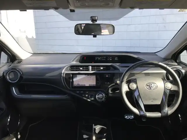 トヨタ アクア G G’s 栃木県 2014(平26)年 8.8万km ライムホワイトパールクリスタルシャイン (株)IDOMが運営する【じしゃロン小山店】の自社ローン対象車両になります。こちらは現金ご利用時の価格です。/自社ローンご希望の方は別途その旨お申付け下さい。//禁煙車/純正フルセグナビ/（CD/DVD/AM/FMラジオ）/(Bluetooth)/スマートキー/プッシュスタート/バックカメラ/ＥＴＣ/シートヒーター/ステアリングリモコン/電動格納ドアミラー/パワーウインドウ/オートライト/防眩ミラー