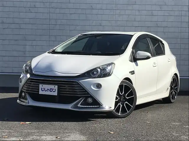 トヨタ アクア G G’s 栃木県 2014(平26)年 8.8万km ライムホワイトパールクリスタルシャイン (株)IDOMが運営する【じしゃロン小山店】の自社ローン対象車両になります。こちらは現金ご利用時の価格です。/自社ローンご希望の方は別途その旨お申付け下さい。//禁煙車/純正フルセグナビ/（CD/DVD/AM/FMラジオ）/(Bluetooth)/スマートキー/プッシュスタート/バックカメラ/ＥＴＣ/シートヒーター/ステアリングリモコン/電動格納ドアミラー/パワーウインドウ/オートライト/防眩ミラー