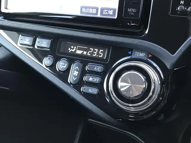 トヨタ アクア G G’s 栃木県 2014(平26)年 8.8万km ライムホワイトパールクリスタルシャイン (株)IDOMが運営する【じしゃロン小山店】の自社ローン対象車両になります。こちらは現金ご利用時の価格です。/自社ローンご希望の方は別途その旨お申付け下さい。//禁煙車/純正フルセグナビ/（CD/DVD/AM/FMラジオ）/(Bluetooth)/スマートキー/プッシュスタート/バックカメラ/ＥＴＣ/シートヒーター/ステアリングリモコン/電動格納ドアミラー/パワーウインドウ/オートライト/防眩ミラー