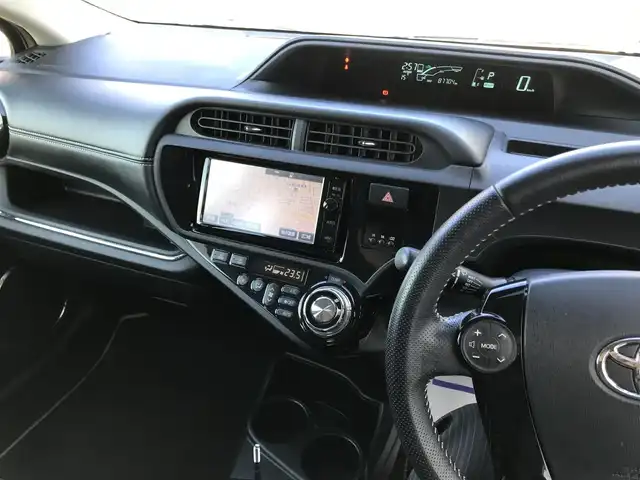 トヨタ アクア G G’s 栃木県 2014(平26)年 8.8万km ライムホワイトパールクリスタルシャイン (株)IDOMが運営する【じしゃロン小山店】の自社ローン対象車両になります。こちらは現金ご利用時の価格です。/自社ローンご希望の方は別途その旨お申付け下さい。//禁煙車/純正フルセグナビ/（CD/DVD/AM/FMラジオ）/(Bluetooth)/スマートキー/プッシュスタート/バックカメラ/ＥＴＣ/シートヒーター/ステアリングリモコン/電動格納ドアミラー/パワーウインドウ/オートライト/防眩ミラー