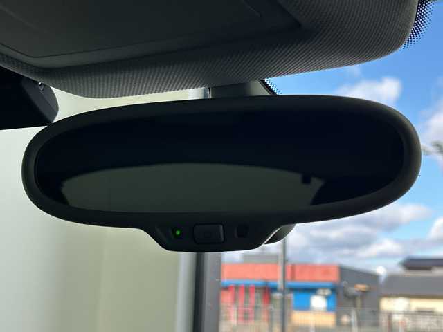 アウディ Ａ１ SB 1．0TFSI 奈良県 2016(平28)年 2.7万km グレイシアホワイトメタリック 純正ナビ/Bluetooth CD フルセグTV/バックカメラ/LEDヘッドライト/純正15インチAW/コーナーセンサー/アイドリングストップ/オートライト/ETC