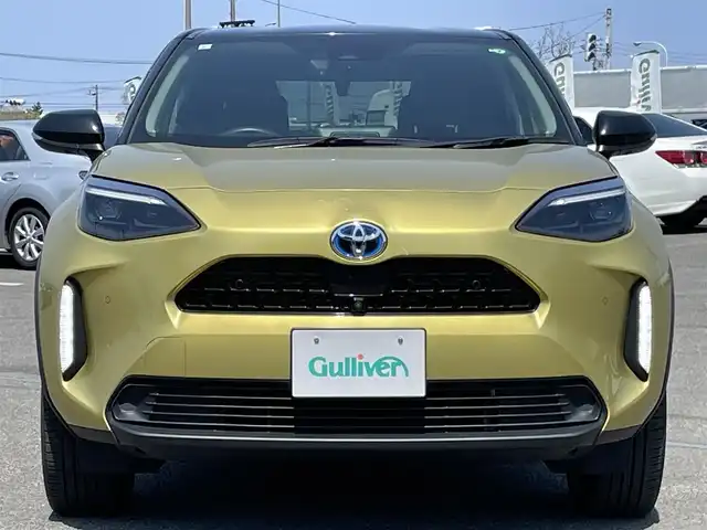トヨタ ヤリスクロス ハイブリッド Z 道央・札幌 2023(令5)年 3.4万km ブラックマイカ/ブラスゴールドメタリック 2トーン ４WD/ワンオーナー/寒冷地仕様/純正ディスプレイオーディオ/AM/FM/USB/BT/トヨタセーフティセンス/プリクラッシュセーフティ/横滑り防止装置/レーダークルーズコントロール/レーンキープアシスト/クリアランスソナー/ブラインドスポットモニター/パーキングサポートブレーキ/リアクロストラフィックアラート/ロードサインアシスト/パノラミックビューモニター/ビルトインETC2.0/ドライブレコーダー内蔵型自動防眩ミラー/EVMODE/DRIVEMODE切替/ワイパーデアイサー/パワーバックドア/D席パワーシート/前席シートヒーター/ハーフレザーシート/革巻きステアリング/ステアリングリモコン/ハンドルヒーター/電動パーキング/ブレーキホールド/プッシュスタート/スマートキー/LEDヘッドライト/オートライト/オートハイビーム/フォグランプ/電動格納ミラー/ヒーテッドドアミラー/ウィンカーミラー/純正フロアマット/ドアバイザー