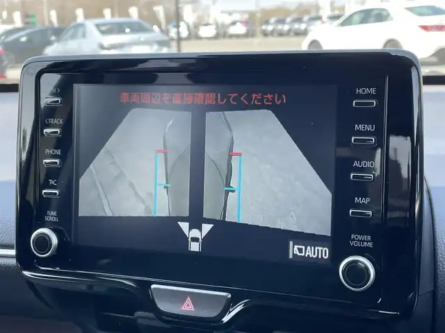 トヨタ ヤリスクロス ハイブリッド Z 道央・札幌 2023(令5)年 3.4万km ブラックマイカ/ブラスゴールドメタリック 2トーン ４WD/ワンオーナー/寒冷地仕様/純正ディスプレイオーディオ/AM/FM/USB/BT/トヨタセーフティセンス/プリクラッシュセーフティ/横滑り防止装置/レーダークルーズコントロール/レーンキープアシスト/クリアランスソナー/ブラインドスポットモニター/パーキングサポートブレーキ/リアクロストラフィックアラート/ロードサインアシスト/パノラミックビューモニター/ビルトインETC2.0/ドライブレコーダー内蔵型自動防眩ミラー/EVMODE/DRIVEMODE切替/ワイパーデアイサー/パワーバックドア/D席パワーシート/前席シートヒーター/ハーフレザーシート/革巻きステアリング/ステアリングリモコン/ハンドルヒーター/電動パーキング/ブレーキホールド/プッシュスタート/スマートキー/LEDヘッドライト/オートライト/オートハイビーム/フォグランプ/電動格納ミラー/ヒーテッドドアミラー/ウィンカーミラー/純正フロアマット/ドアバイザー