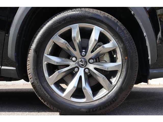 レクサス ＮＸ 300h Fスポーツ 大分県 2017(平29)年 6.5万km ブラック ワンオーナー/レクサスセーフティシステム＋/取扱説明書/保証書/サンルーフ/三眼LEDヘッドライト/純正ナビ/地デジ/Bluetooth/バックカメラ/赤革/シートヒーター/パワーシート/ステアリングヒーター/純正18インチAW/純正フロアマット/ETC