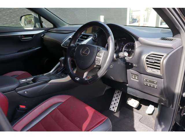 レクサス ＮＸ 300h Fスポーツ 大分県 2017(平29)年 6.5万km ブラック ワンオーナー/レクサスセーフティシステム＋/取扱説明書/保証書/サンルーフ/三眼LEDヘッドライト/純正ナビ/地デジ/Bluetooth/バックカメラ/赤革/シートヒーター/パワーシート/ステアリングヒーター/純正18インチAW/純正フロアマット/ETC