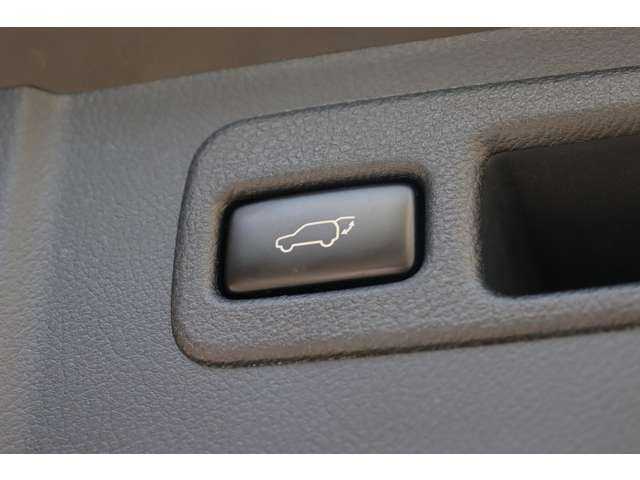 レクサス ＮＸ 300h Fスポーツ 大分県 2017(平29)年 6.5万km ブラック ワンオーナー/レクサスセーフティシステム＋/取扱説明書/保証書/サンルーフ/三眼LEDヘッドライト/純正ナビ/地デジ/Bluetooth/バックカメラ/赤革/シートヒーター/パワーシート/ステアリングヒーター/純正18インチAW/純正フロアマット/ETC