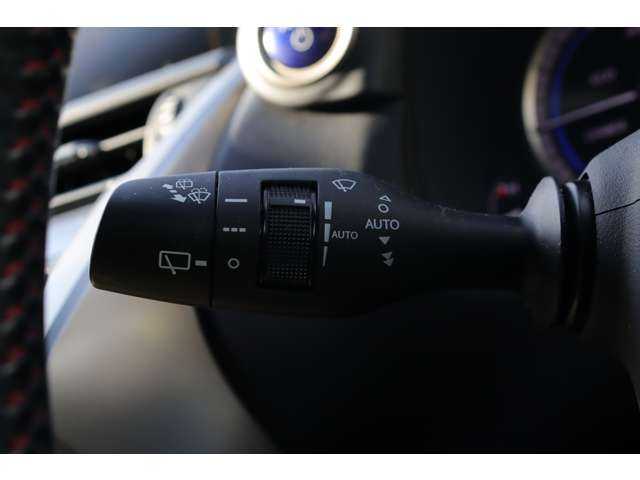 レクサス ＮＸ 300h Fスポーツ 大分県 2017(平29)年 6.5万km ブラック ワンオーナー/レクサスセーフティシステム＋/取扱説明書/保証書/サンルーフ/三眼LEDヘッドライト/純正ナビ/地デジ/Bluetooth/バックカメラ/赤革/シートヒーター/パワーシート/ステアリングヒーター/純正18インチAW/純正フロアマット/ETC