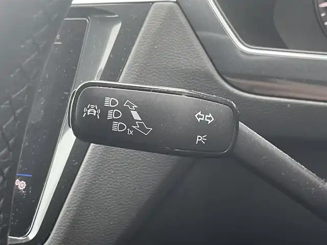 フォルクスワーゲン ティグアン TSI ハイライン 宮城県 2018(平30)年 8.5万km 黒 純正ナビ/フルセグTV/Bluetooth/前席シートヒーター/レーダークルーズコントロール/レーンキープアシスト/サイドアシスト/リアトラフィックアラート/フロントアシスト/パーキングアシスト/全周囲モニター/純正マット/純正AW