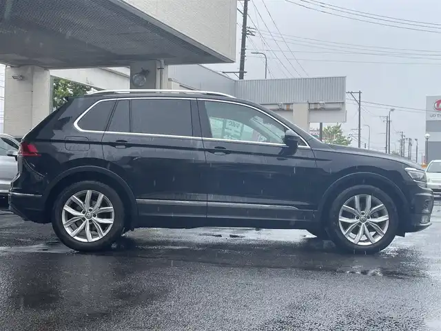 フォルクスワーゲン ティグアン TSI ハイライン 宮城県 2018(平30)年 8.5万km 黒 純正ナビ/フルセグTV/Bluetooth/前席シートヒーター/レーダークルーズコントロール/レーンキープアシスト/サイドアシスト/リアトラフィックアラート/フロントアシスト/パーキングアシスト/全周囲モニター/純正マット/純正AW