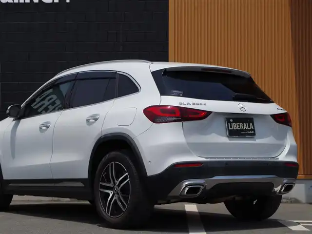 メルセデス・ベンツ ＧＬＡ２００ｄ 4マチック 埼玉県 2020(令2)年 3.3万km デジタルホワイト ブラックハーフレザーシート/レーダーセーフティパッケージ/レーンキープアシス/ブラインドスポットモニター/全周囲カメラ /パークセンサー /COMANDシステム /ETC2.0 /シートヒーター /純正18インチアルミホイール