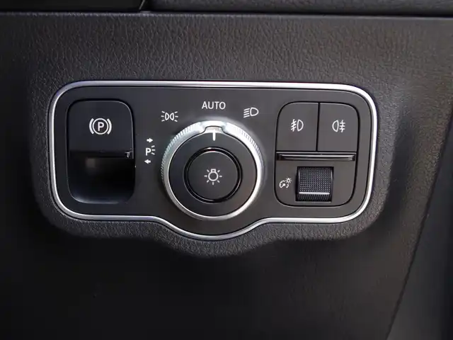 メルセデス・ベンツ ＧＬＡ２００ｄ 4マチック 埼玉県 2020(令2)年 3.3万km デジタルホワイト ブラックハーフレザーシート/レーダーセーフティパッケージ/レーンキープアシス/ブラインドスポットモニター/全周囲カメラ /パークセンサー /COMANDシステム /ETC2.0 /シートヒーター /純正18インチアルミホイール
