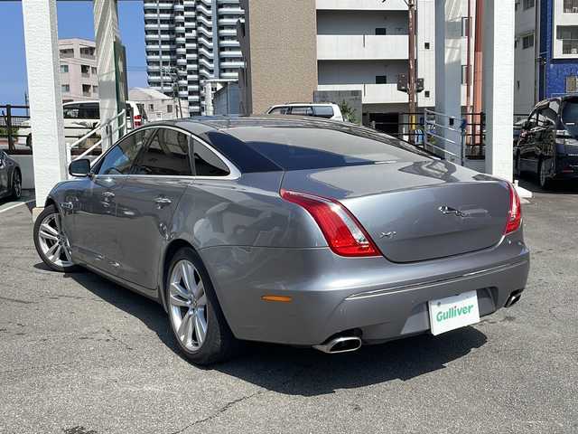 ジャガー ＸＪ 宮崎県 2010(平22)年 11.5万km グレー 純正ナビ/バックカメラ/ETC/サンルーフ/ベージュレザーシート/パワーシート/USB/Bluetooth/スペアキー