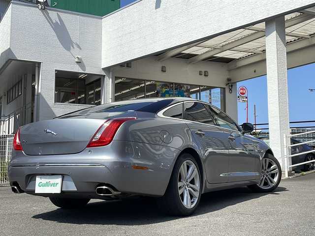 ジャガー ＸＪ 宮崎県 2010(平22)年 11.5万km グレー 純正ナビ/バックカメラ/ETC/サンルーフ/ベージュレザーシート/パワーシート/USB/Bluetooth/スペアキー