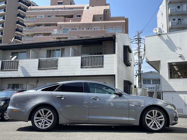 ジャガー ＸＪ 宮崎県 2010(平22)年 11.5万km グレー 純正ナビ/バックカメラ/ETC/サンルーフ/ベージュレザーシート/パワーシート/USB/Bluetooth/スペアキー