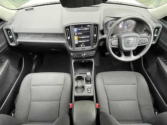 ボルボ ＸＣ４０ T4 石川県 2019(令1)年 3万km 白 衝突軽減ブレーキ/アダプティブクルーズコントロール/ブラインドスポットモニター/レーンキープアシスト/純正ナビ　/ＡｐｐｌｅＣａｒＰｌａｙ/３６０カメラ/クリアランスソナー/ＬＥＤヘッドライト