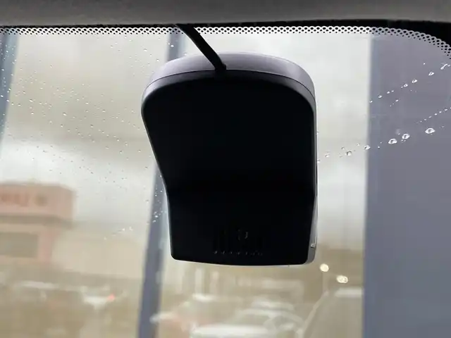 ボルボ ＸＣ４０ T4 石川県 2019(令1)年 3万km 白 衝突軽減ブレーキ/アダプティブクルーズコントロール/ブラインドスポットモニター/レーンキープアシスト/純正ナビ　/ＡｐｐｌｅＣａｒＰｌａｙ/３６０カメラ/クリアランスソナー/ＬＥＤヘッドライト