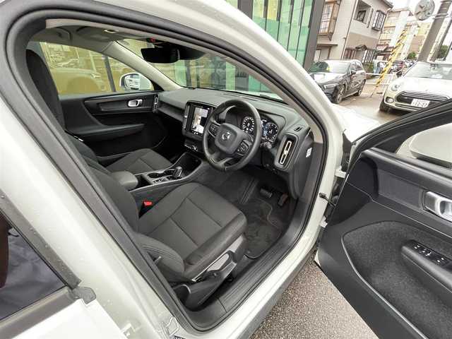 ボルボ ＸＣ４０ T4 石川県 2019(令1)年 3万km 白 衝突軽減ブレーキ/アダプティブクルーズコントロール/ブラインドスポットモニター/レーンキープアシスト/純正ナビ　/ＡｐｐｌｅＣａｒＰｌａｙ/３６０カメラ/クリアランスソナー/ＬＥＤヘッドライト