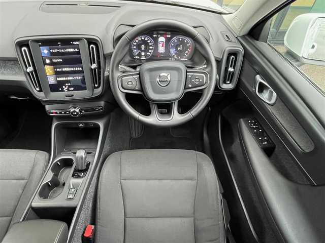 ボルボ ＸＣ４０ T4 石川県 2019(令1)年 3万km 白 衝突軽減ブレーキ/アダプティブクルーズコントロール/ブラインドスポットモニター/レーンキープアシスト/純正ナビ　/ＡｐｐｌｅＣａｒＰｌａｙ/３６０カメラ/クリアランスソナー/ＬＥＤヘッドライト