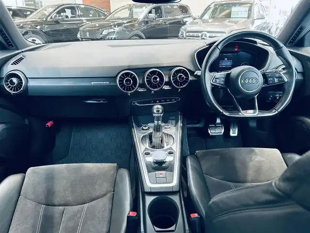 アウディ ＴＴクーペ 2．0 TFSI Sラインパック 大阪府 2016(平28)年 5.2万km パール バーチャルコックピット/ハーフレザー/純正ナビ/TV/純正18インチAW/マトリクスLED/パドルシフト/ETC