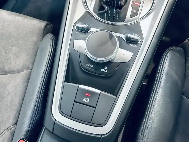 アウディ ＴＴクーペ 2．0 TFSI Sラインパック 大阪府 2016(平28)年 5.2万km パール バーチャルコックピット/ハーフレザー/純正ナビ/TV/純正18インチAW/マトリクスLED/パドルシフト/ETC