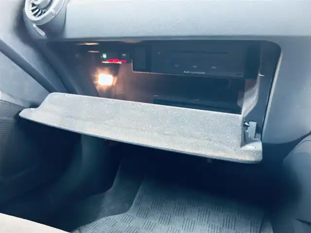 アウディ ＴＴクーペ 2．0 TFSI Sラインパック 大阪府 2016(平28)年 5.2万km パール バーチャルコックピット/ハーフレザー/純正ナビ/TV/純正18インチAW/マトリクスLED/パドルシフト/ETC