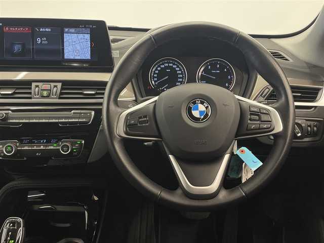 ＢＭＷ Ｘ１ xDrive 18d xライン 岡山県 2020(令2)年 6.2万km アルピンホワイトⅢ 【純正ｉＤｒｉｖｅ/リアカメラ/衝突警告/歩行者警告/車線逸脱警告/Ｂｌｕｅｔｏｏｔｈ/ＵＳＢ/オートライト/ＬＥＤヘッドライト/ヒルディセントコントロール/ＥＴＣ（ミラー一体型）/オートエアコン/オートワイパー/パワーテールゲート/電子シフト/インテリアライト/PDC自動起動/パーキングベンチレーション/SOSコール