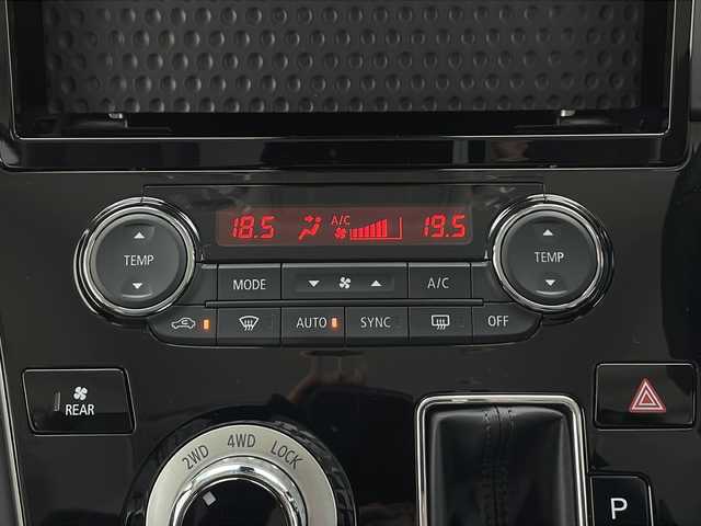 三菱 デリカＤ：５ シャモニー 長野県 2025(令7)年 0.1千km ブラックダイヤモンド 未使用車/4WD/全周囲カメラ/パワーバックドア/クルーズコントロール（追従あり）/レーンキープアシスト/衝突被害軽減システム/BSM/デジタルインナーミラー/パワーシート（D席）/ハーフレザーシート/ステアリングヒーター/パドルシフト/電動パーキングブレーキ/ブレーキオートホールド/LEDヘッドライト/フォグランプ/オートマチックハイビーム/オートライト/18インチ純正アルミホイール/アイドリングストップ/スマートキー/スペアキー（１本）