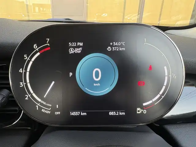ＭＩＮＩ ＢＭＷ ミニ クーパー クラシックトリム 石川県 2022(令4)年 1.5万km ペッパー・ホワイト メーカーナビ/（FM/AM/CD/Bluetooth）/バックカメラ/パーキングアシスト/衝突軽減/クリアランスソナー/クルーズコントロール/ハーフレザーシート/シートヒーター/ETC/ドライブレコーダー/LEDヘッドライト/純正AW