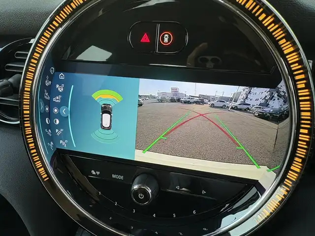 ＭＩＮＩ ＢＭＷ ミニ クーパー クラシックトリム 石川県 2022(令4)年 1.5万km ペッパー・ホワイト メーカーナビ/（FM/AM/CD/Bluetooth）/バックカメラ/パーキングアシスト/衝突軽減/クリアランスソナー/クルーズコントロール/ハーフレザーシート/シートヒーター/ETC/ドライブレコーダー/LEDヘッドライト/純正AW