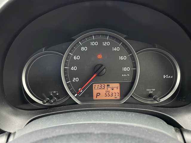 トヨタ ヴィッツ F シエル 千葉県 2014(平26)年 5.6万km ホワイトパールクリスタルシャイン 純正メモリーナビ/ワンセグTV/Bluetooth/CD/DVD/バックカメラ/ETC/ツイーター/ISOFIX/ABS/盗難防止装置/オートライト/スマートキー/プッシュスタート/ハロゲンヘッドライト