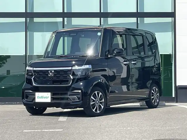 ホンダ Ｎ ＢＯＸ カスタム 和歌山県 2023(令5)年 1.3万km クリスタルブラックパール 純正8インチナビ/バックカメラ/フルセグTV/衝突軽減ブレーキ/レーンキープアシスト/前後コーナーセンサー/オートライト/レーダークルーズコントロール/ビルトインETC/前席シートヒーター/前方ドラレコ/片側パワスラ/純正フロアマット/純正14インチアルミ/ステアリングリモコン/ドアバイザー/ブレーキホールド/プッシュスタート/後席ロール式サンシェード