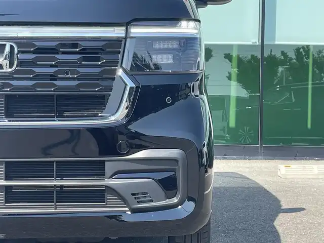 ホンダ Ｎ ＢＯＸ カスタム 和歌山県 2023(令5)年 1.3万km クリスタルブラックパール 純正8インチナビ/バックカメラ/フルセグTV/衝突軽減ブレーキ/レーンキープアシスト/前後コーナーセンサー/オートライト/レーダークルーズコントロール/ビルトインETC/前席シートヒーター/前方ドラレコ/片側パワスラ/純正フロアマット/純正14インチアルミ/ステアリングリモコン/ドアバイザー/ブレーキホールド/プッシュスタート/後席ロール式サンシェード