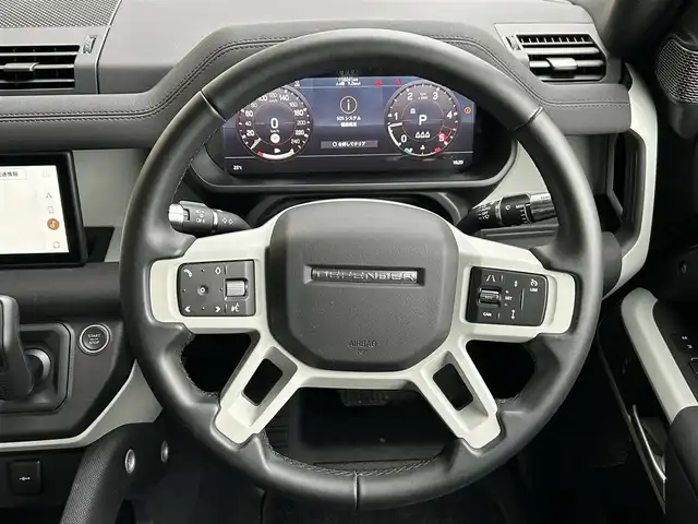 ランドローバー ランドローバー ディフェンダー 110XダイナミックSE 宮城県 2022(令4)年 1.1万km サントリーニブラック /ワンオーナー//パノラミックスライディングルーフ//メリディアンサウンド//エアサスペンション//背面タイヤ有り//純正マルチメディアナビ//AM/FM/BT/スマートフォン連携//黒レザーシート//前席パワーシート//全方位カメラ//アダブティブクルーズコントロール//エマージェンシーブレーキ//ブラインドスポットモニター//LEDヘッドライト//ETC2.0