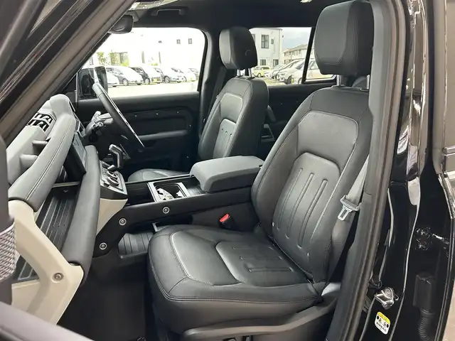 ランドローバー ランドローバー ディフェンダー 110XダイナミックSE 宮城県 2022(令4)年 1.1万km サントリーニブラック /ワンオーナー//パノラミックスライディングルーフ//メリディアンサウンド//エアサスペンション//背面タイヤ有り//純正マルチメディアナビ//AM/FM/BT/スマートフォン連携//黒レザーシート//前席パワーシート//全方位カメラ//アダブティブクルーズコントロール//エマージェンシーブレーキ//ブラインドスポットモニター//LEDヘッドライト//ETC2.0