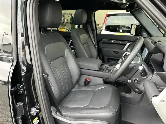 ランドローバー ランドローバー ディフェンダー 110XダイナミックSE 宮城県 2022(令4)年 1.1万km サントリーニブラック /ワンオーナー//パノラミックスライディングルーフ//メリディアンサウンド//エアサスペンション//背面タイヤ有り//純正マルチメディアナビ//AM/FM/BT/スマートフォン連携//黒レザーシート//前席パワーシート//全方位カメラ//アダブティブクルーズコントロール//エマージェンシーブレーキ//ブラインドスポットモニター//LEDヘッドライト//ETC2.0