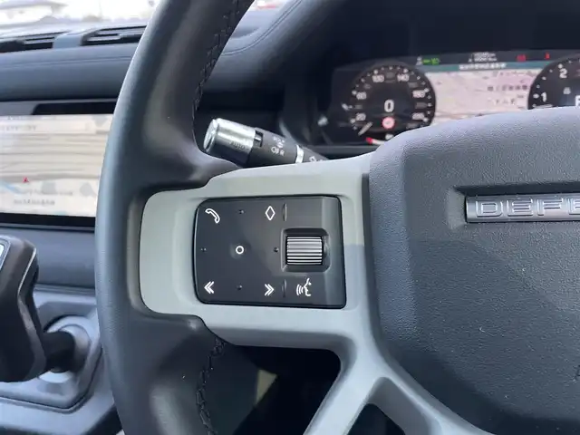 ランドローバー ランドローバー ディフェンダー 110XダイナミックSE 宮城県 2022(令4)年 1.1万km サントリーニブラック /ワンオーナー//パノラミックスライディングルーフ//メリディアンサウンド//エアサスペンション//背面タイヤ有り//純正マルチメディアナビ//AM/FM/BT/スマートフォン連携//黒レザーシート//前席パワーシート//全方位カメラ//アダブティブクルーズコントロール//エマージェンシーブレーキ//ブラインドスポットモニター//LEDヘッドライト//ETC2.0