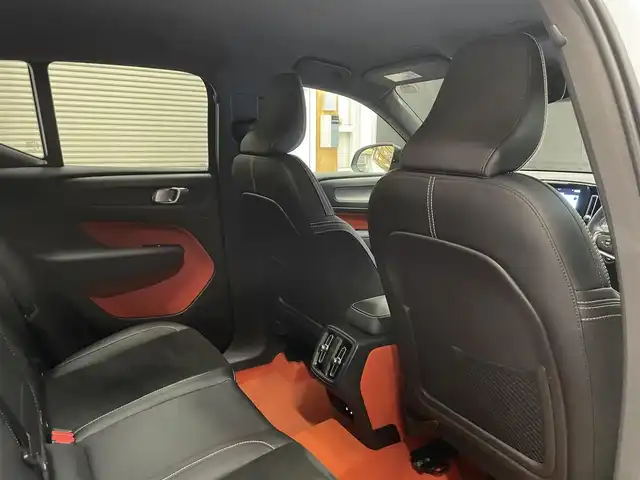 ボルボ ＸＣ４０ B4 AWD Rデザイン 群馬県 2021(令3)年 2.4万km クリスタルホワイトP ワンオーナー/harman/kardonスピーカー/19インチAW/純正ナビ/CarPlay/ハーフレザーシート/パワーシート/シートヒーター/LEDライト/スマートキー/フルセグTV/ETC2.0