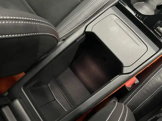 ボルボ ＸＣ４０ B4 AWD Rデザイン 群馬県 2021(令3)年 2.4万km クリスタルホワイトP ワンオーナー/harman/kardonスピーカー/19インチAW/純正ナビ/CarPlay/ハーフレザーシート/パワーシート/シートヒーター/LEDライト/スマートキー/フルセグTV/ETC2.0