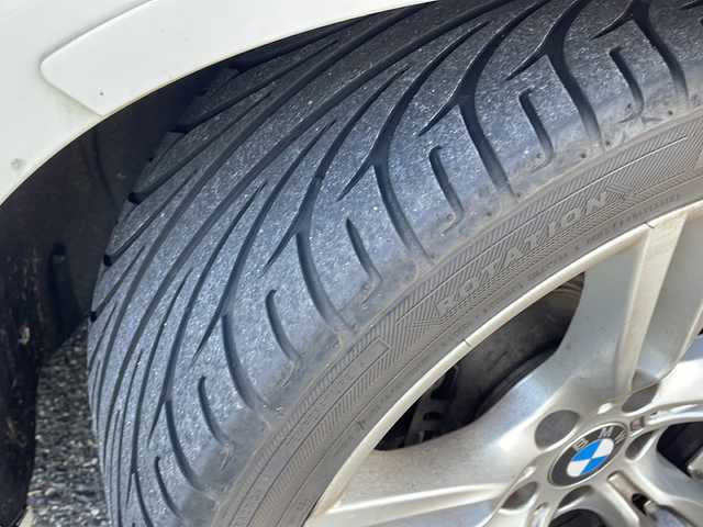 ＢＭＷ ３１８ｉ Mスポーツ 新潟県 2017(平29)年 8.7万km パール 純正ナビ/バックカメラ/アイドリングストップ/ウィンカーミラー/ドアバイザー/LEDライト/パワーシート/インテリジェントセーフティー/フォグランプ